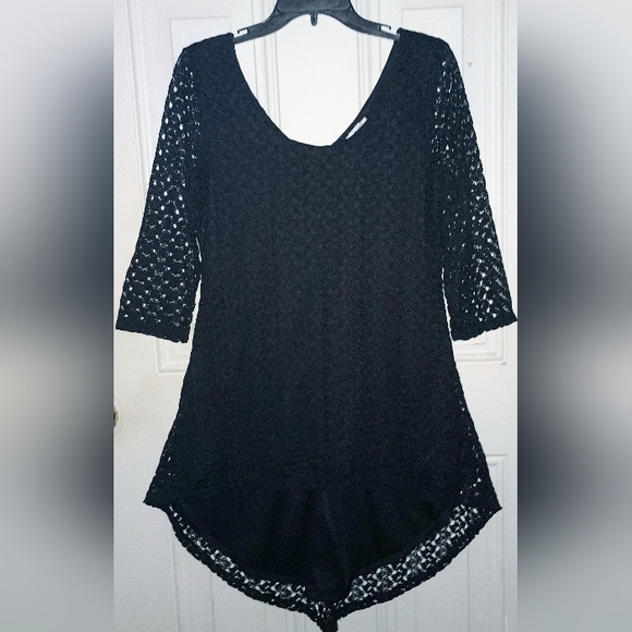 Monroe and Main Blouse - Picture 3 of 3